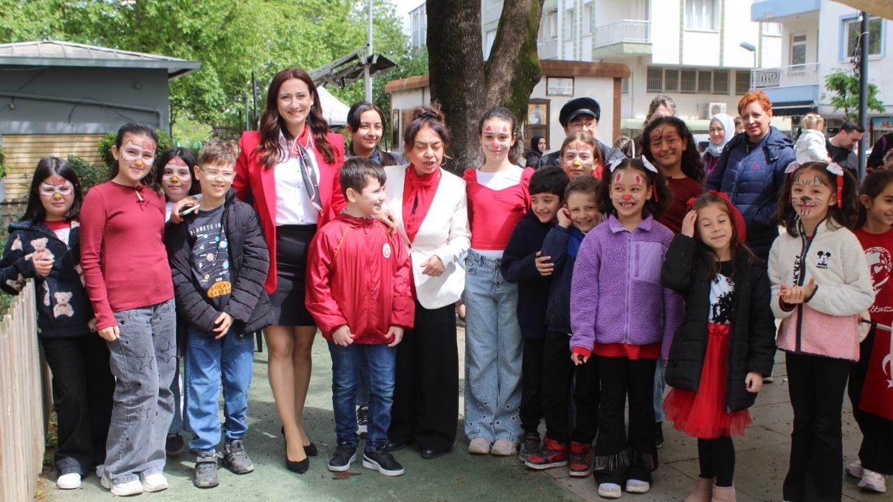 Şehzadeler’de 23 Nisan Coşkusu Mahalleye Yayıldı