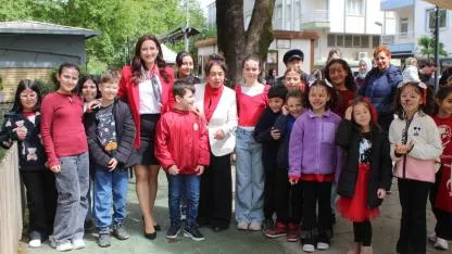 Şehzadeler’de 23 Nisan Coşkusu Mahalleye Yayıldı