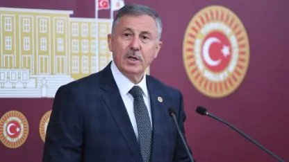 Selçuk Özdağ Özel İtalyan Lisesi Grevini Meclis Gündemine Taşıdı