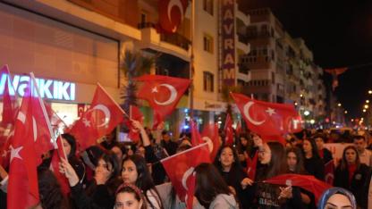 Turgutlu'da 23 Nisan Günü Anlamlı Saygı Yürüyüşü