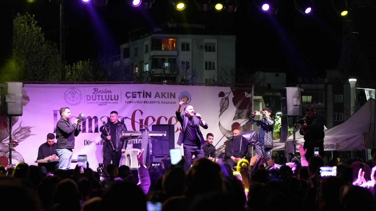 Turgutlu’da Roman Gecesi Coşkusu Yaşandı