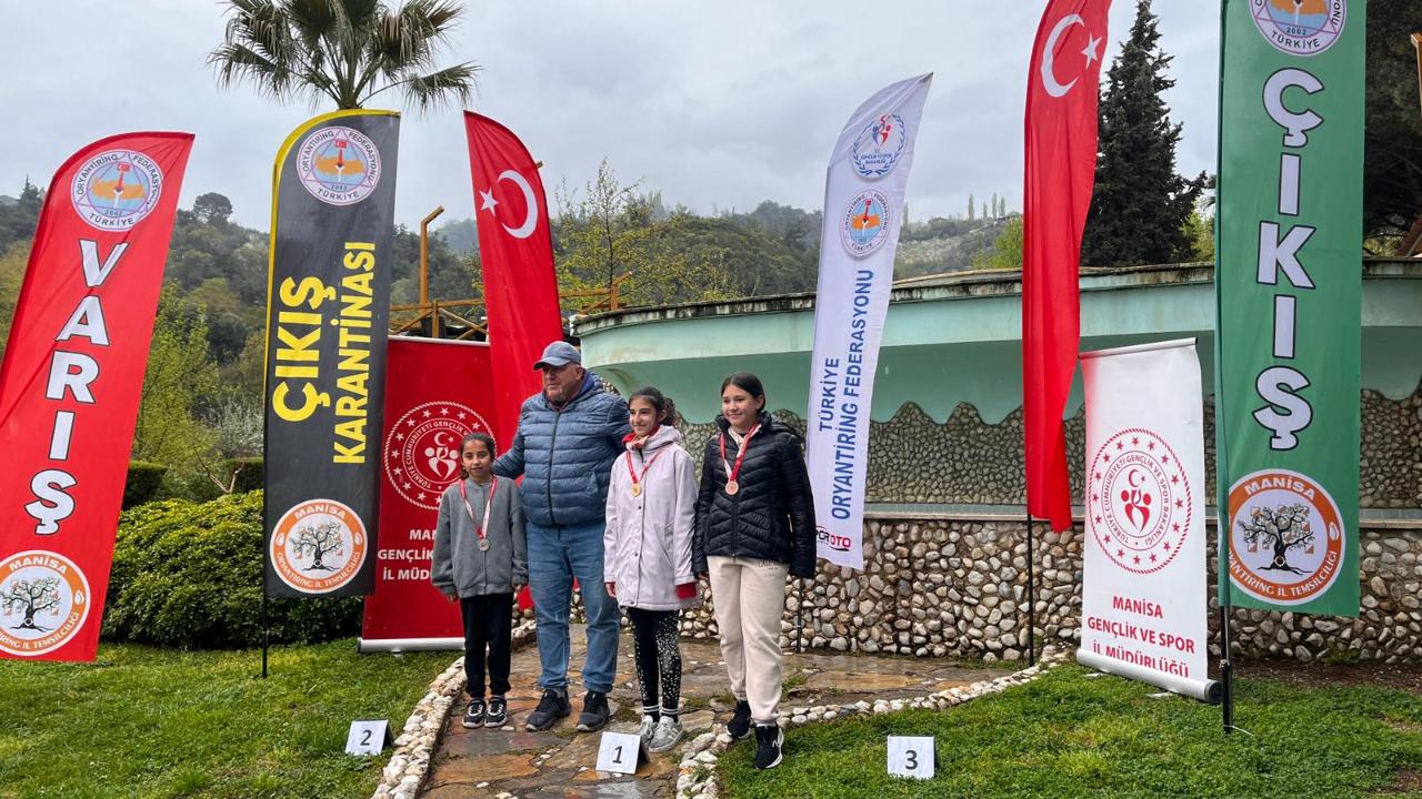 Yağmur Altında Yön Buldular: Akhisar'a Dört Madalya