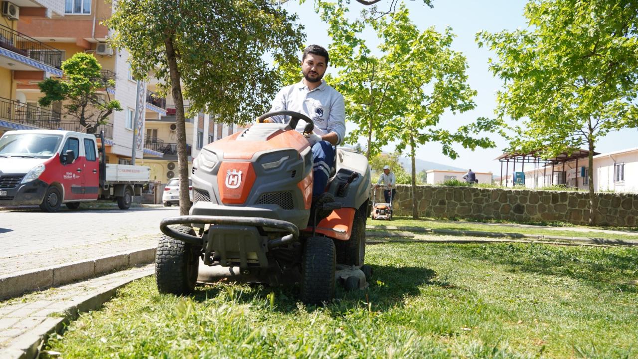 Yunusemre’de Yaz Hazırlığı: Park ve Bahçelerde Hummalı Çalışma