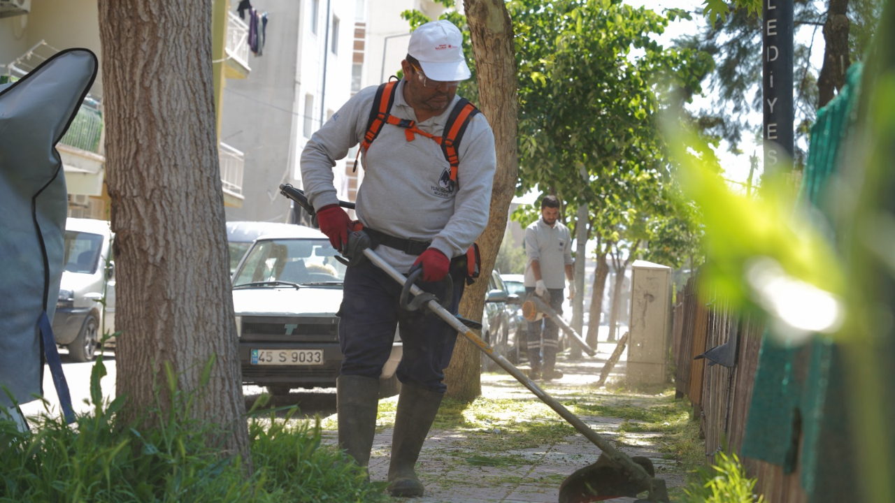 Yunusemre’de Yaz Hazırlığı: Park ve Bahçelerde Hummalı Çalışma