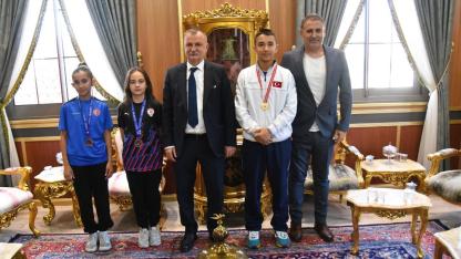 Başkan Balaban Şampiyon Sporcuları Ağırladı