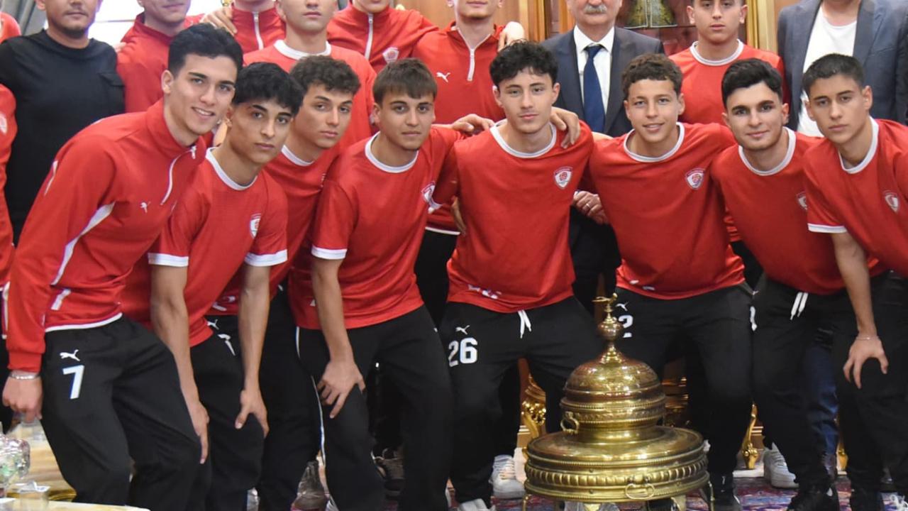 Şampiyona Yolcusu Gençlere Başkan Balaban Desteği