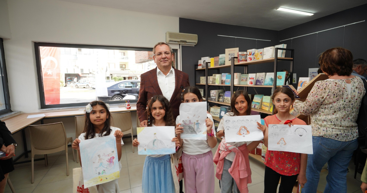 Ayvalık’ta Çocuklara Karikatürle Renkli Bir Yaz Atölyesi