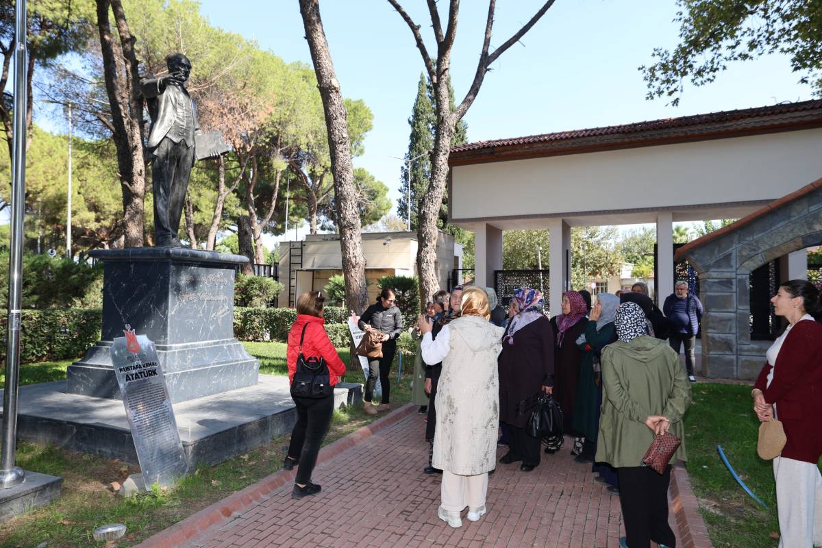 Şehzadeler Belediyesi Meme Kanserine Karşı Kadınları Bilinçlendirdi