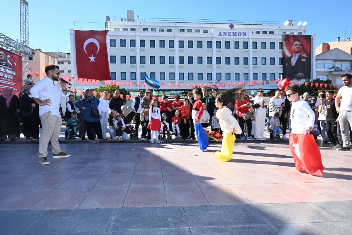 Manisa’da Çocuklar Cumhuriyet Coşkusunu Doyasıya Yaşadı