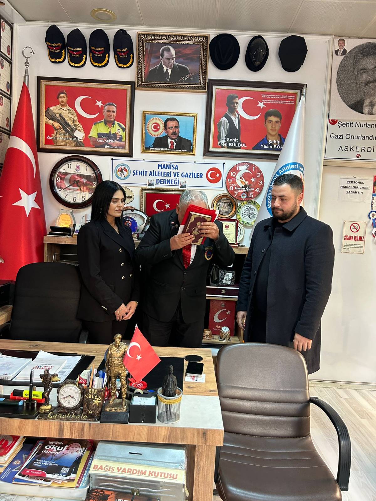 AK Parti Şehzadeler Gençlik Kolları’ndan Şehit Ailelerine Ziyaret