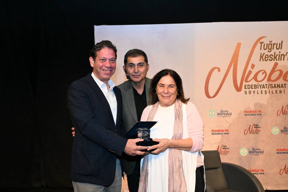 Latife Tekin Manisa’da 6. Niobe Söyleşilerine Konuk Oldu