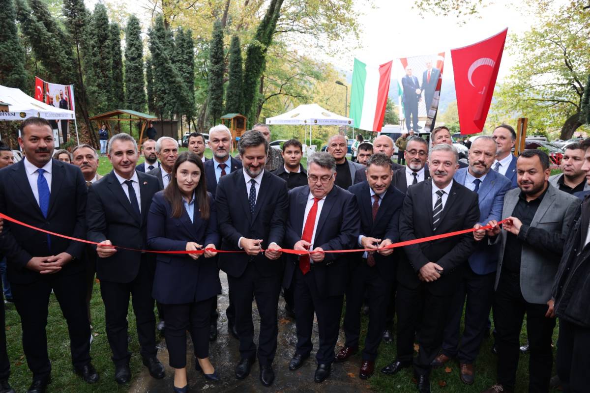 Türk-Macar Dostluk Parkı Açıldı