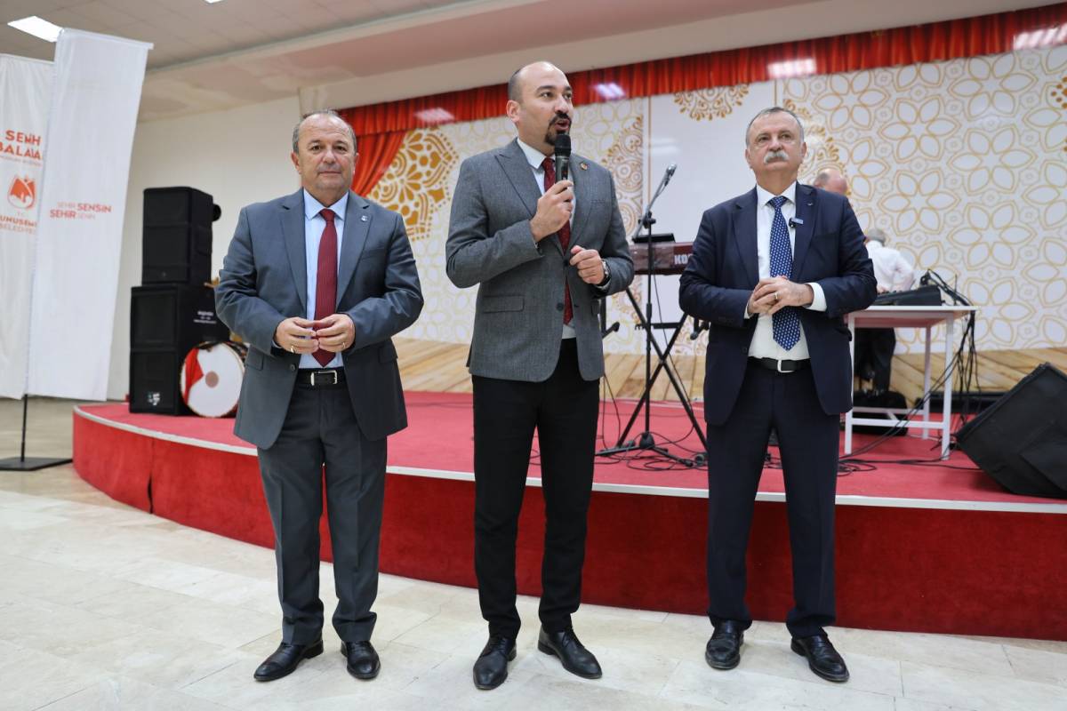 Yunusemre Belediyesi Öğretmenler Günü’nü Kutladı