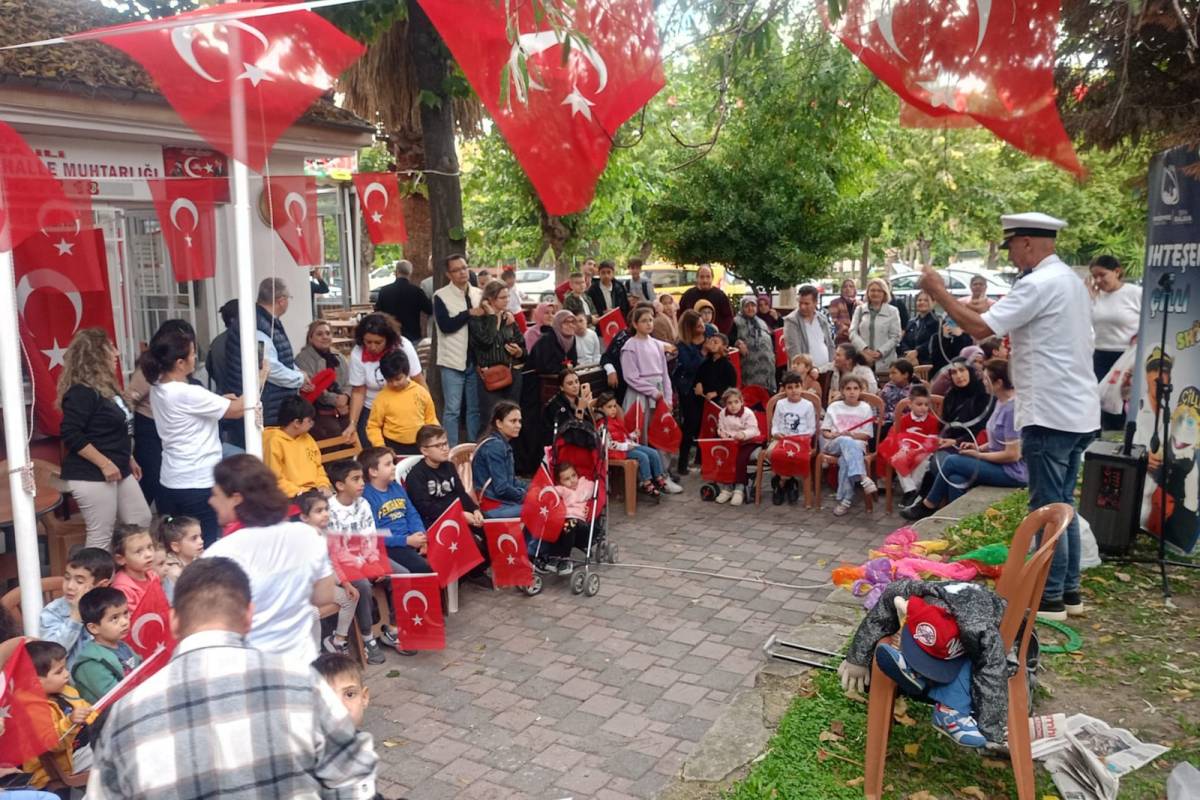 Yunusemreli Minikler Kukla Çilli ile Kahkahaya Boğuldu