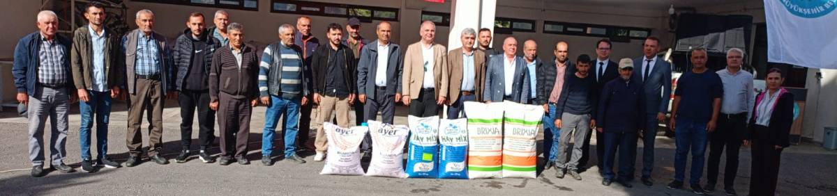 Manisa Büyükşehir’den Üreticiye 525 Tonluk Tohum Desteği