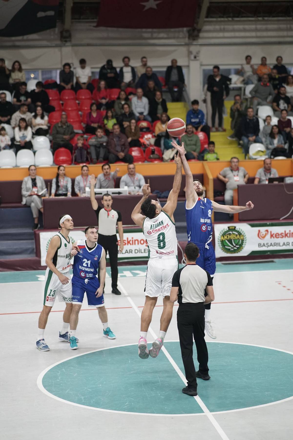 Akhisarlı Devler Kendi Evinde Farklı Kazandı