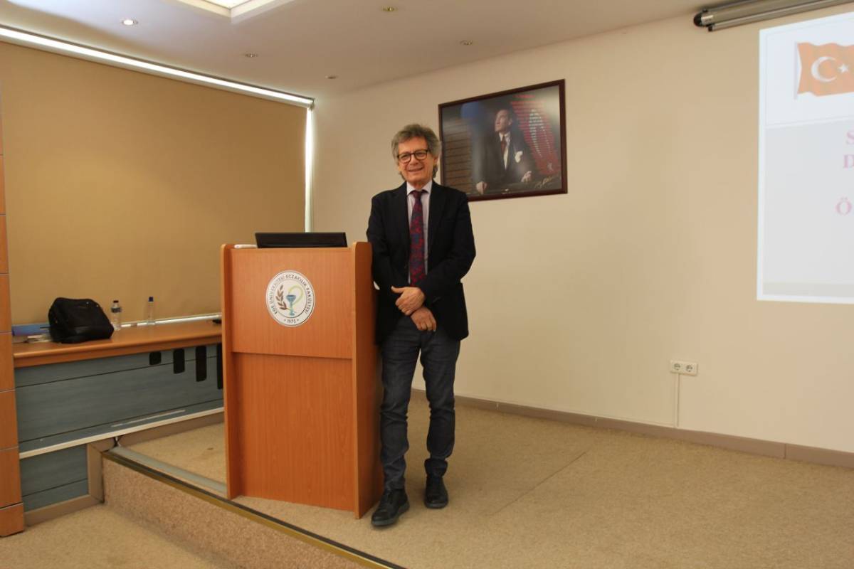 EÜ’de Cumhuriyet Döneminde Sağlık Politikaları Konuşuldu