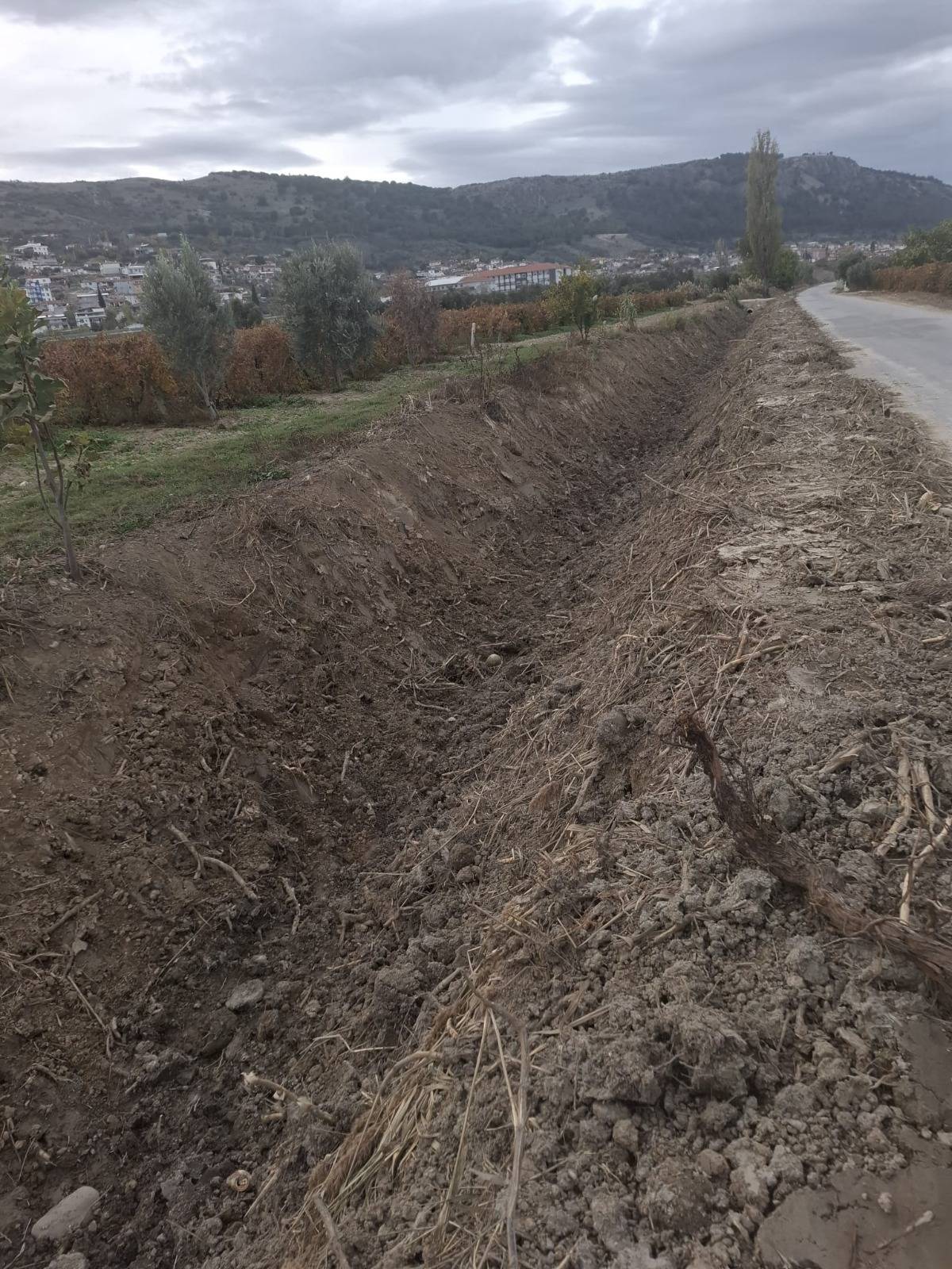 MASKİ’den Gölmarmara’da 3 kilometrelik dere temizliği