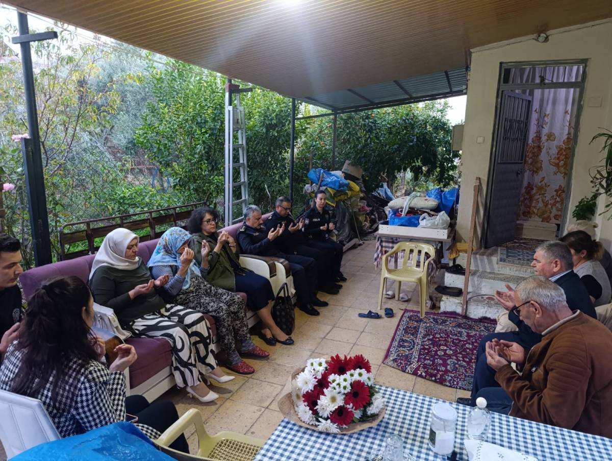 Kahramanımızı Unutmadık Unutmayacağız