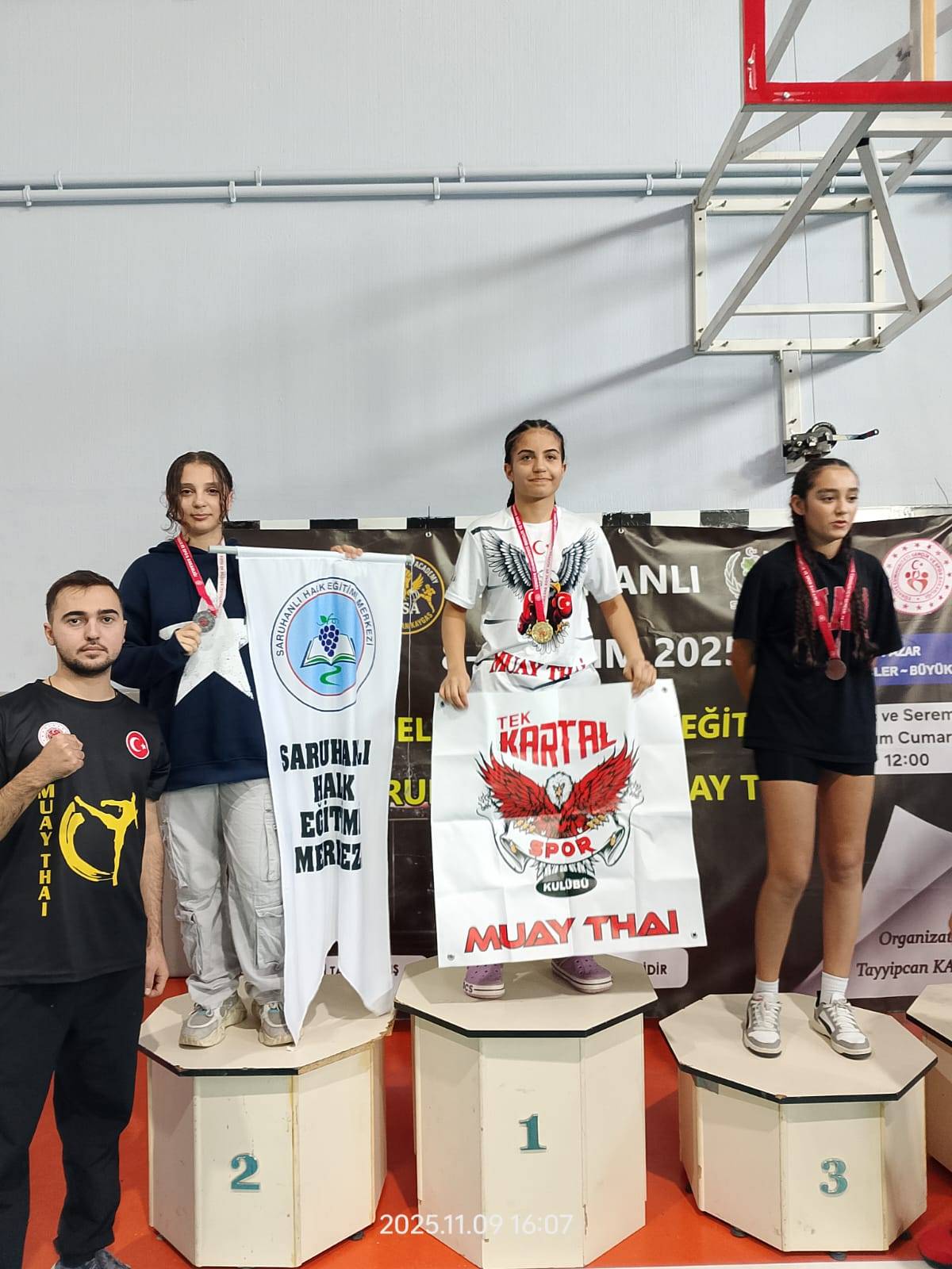 Saruhanlı Halk Eğitimi Muaythai’de Zirveye Yaklaştı