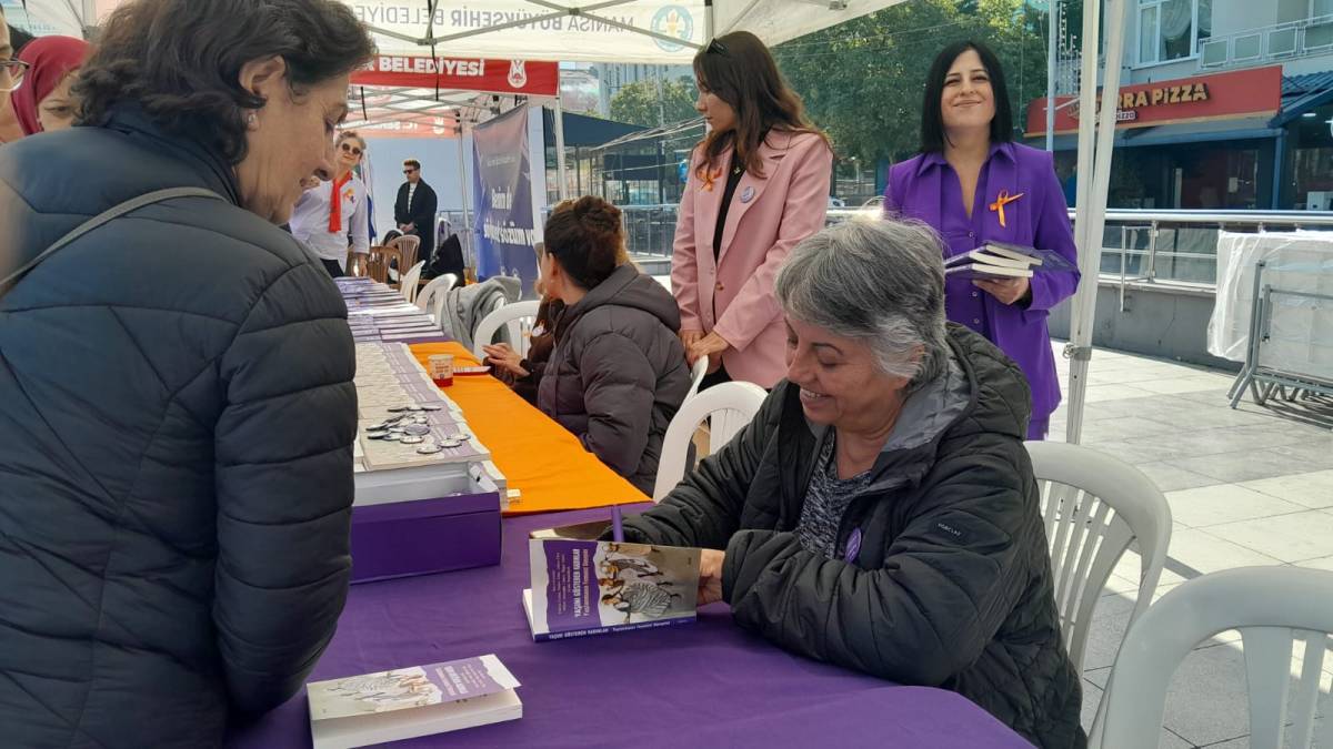 Yazar Gülsen Ülker Manisa’da Kadına Şiddeti Anlattı