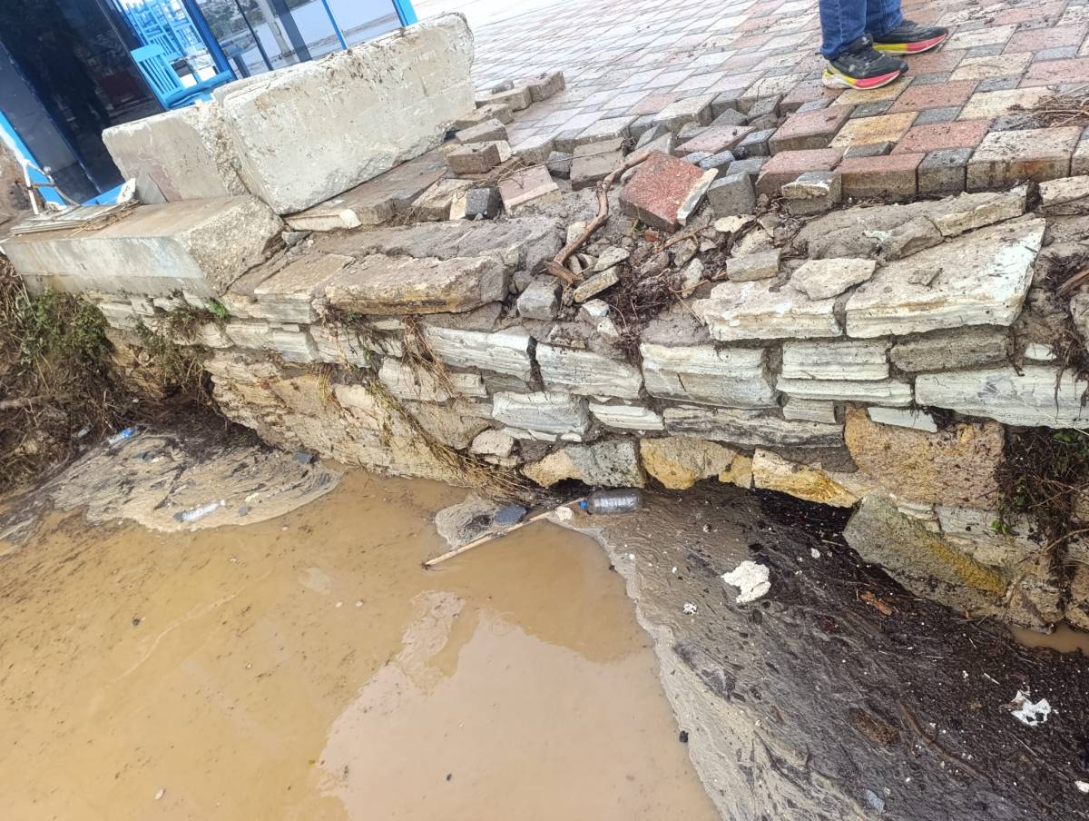 Foça’da Sel Felaketi: AK Parti İlçe Başkanı Ramazan Genç Sahada