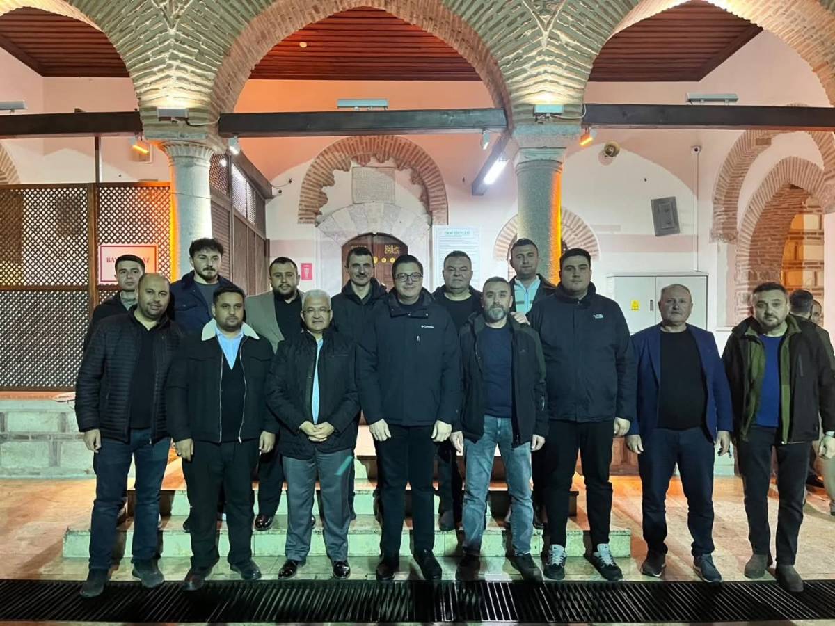 Akhisar’da Regaip Kandili Manevi Coşkuyla İdrak Edildi