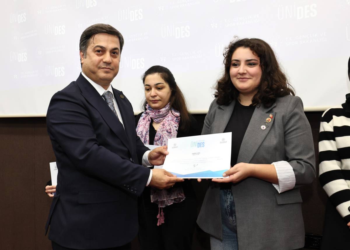 Manisa'da Gençlerin Üretim Gücüne ÜNİDES Desteği