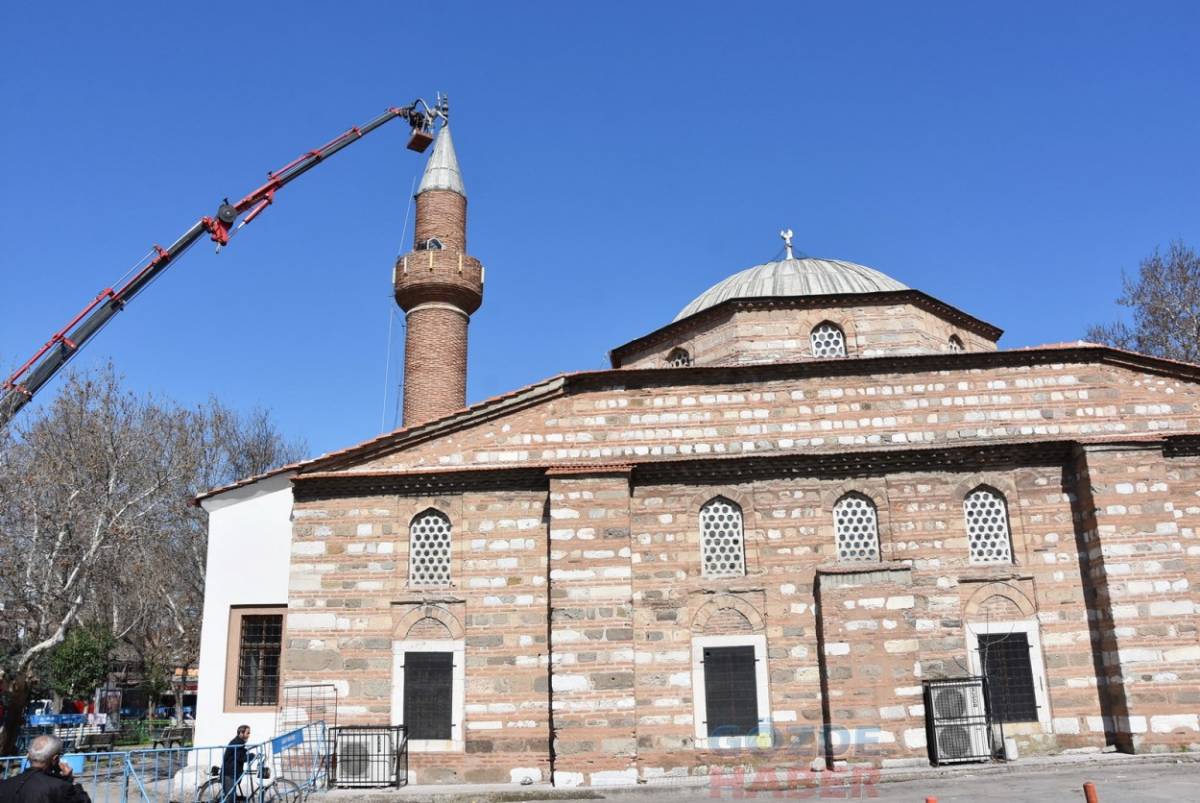 Akhisar’ın Simgesi Paşa Camii İçin Tarihi İmza