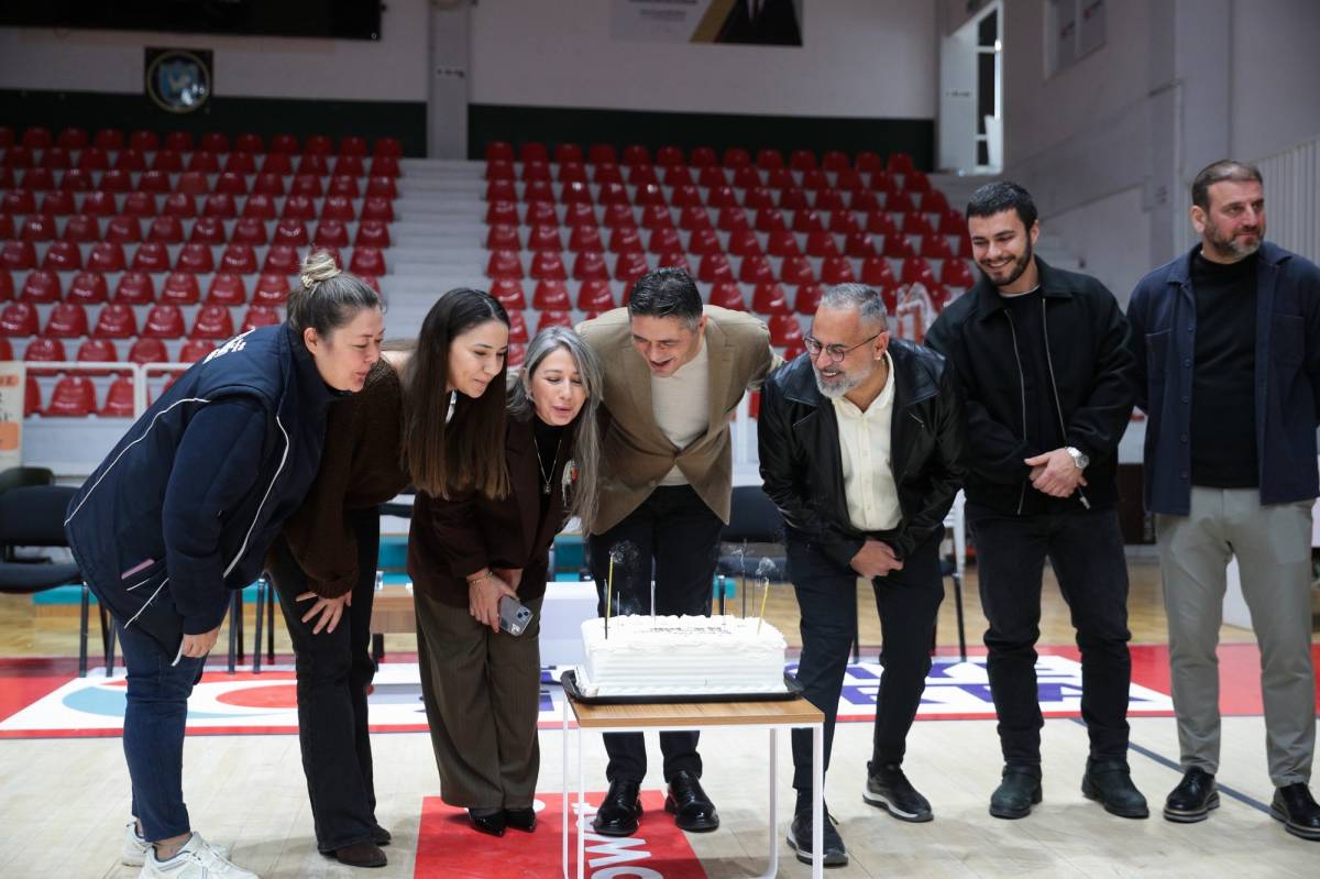 Başkan Acar’a Personelinden Anlamlı Doğum Günü Sürprizi