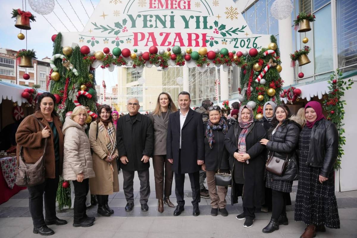 Akhisar’da El Emeği Yeni Yıl Pazarı kapılarını açtı