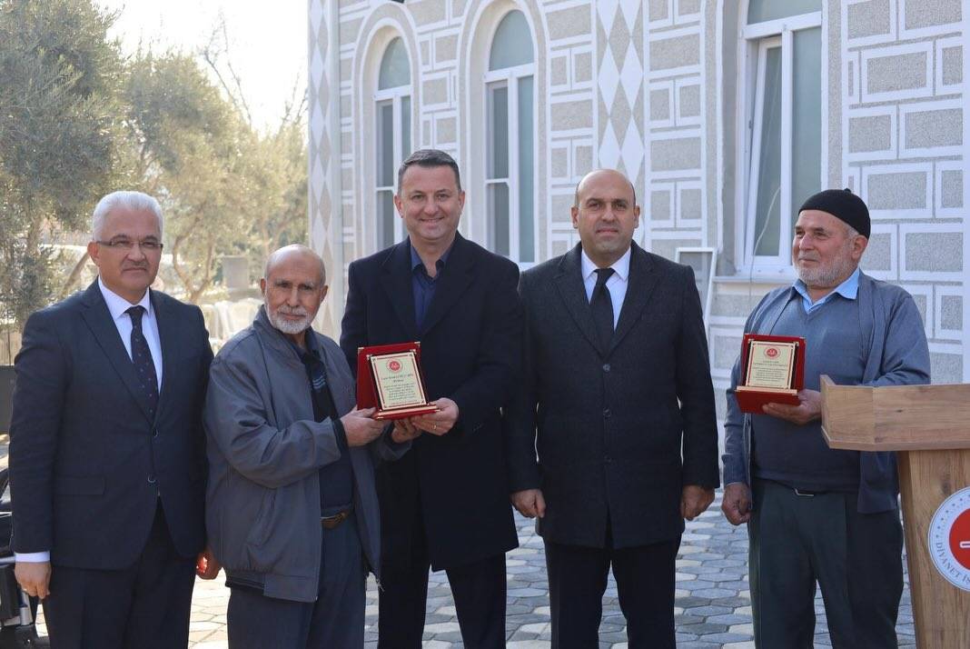 Akhisar Hayber Camii Dualarla İbadete Açıldı