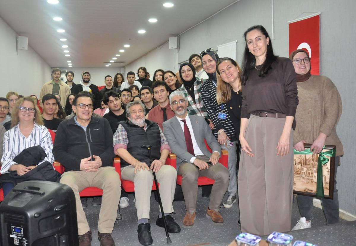 Duayen savaş muhabiri Coşkun Aral EÜ’lü gençlerle buluştu