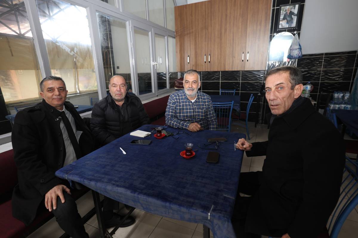 Başkan Hakan Şimşek’ten çarşı esnafına ziyaret