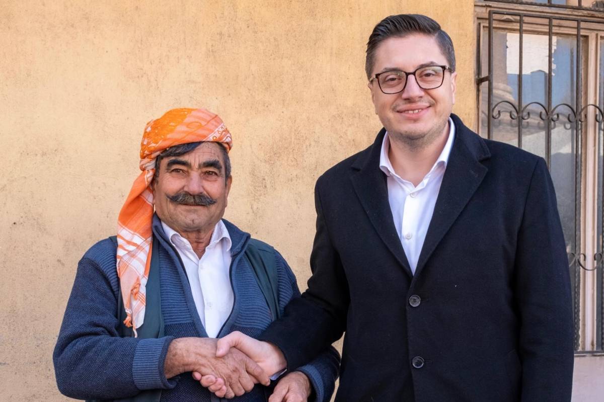 Gördes’te Sözcüer ve Ekibinden Çarşı Pazar Çıkarması