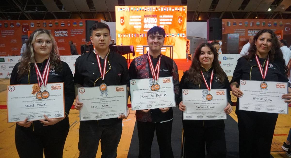 GASTROANTALYA’da İzmirli öğrenciler madalyaya doydu