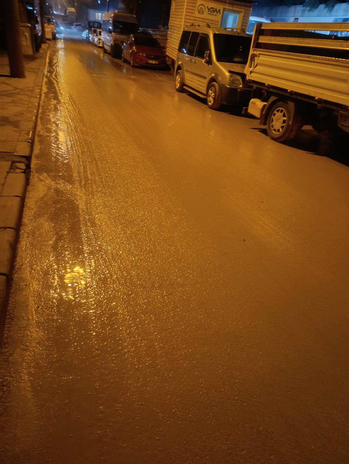 Göktaşlı Mahallesi’nde Bitmeyen Çalışmalar Çamur İsyan Ettirdi