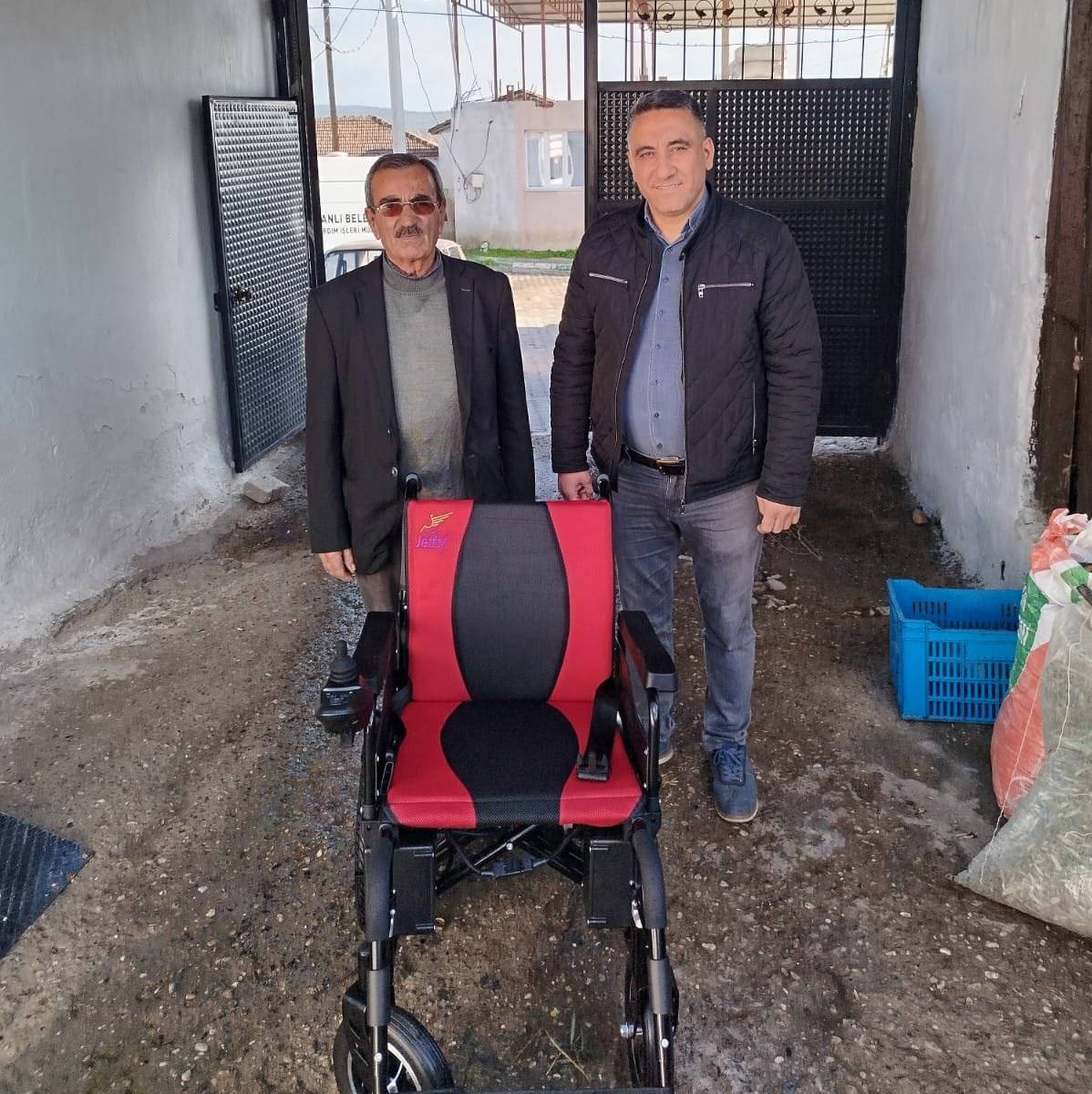 Saruhanlı Belediyesi’nden Engelli Vatandaşlara Destek