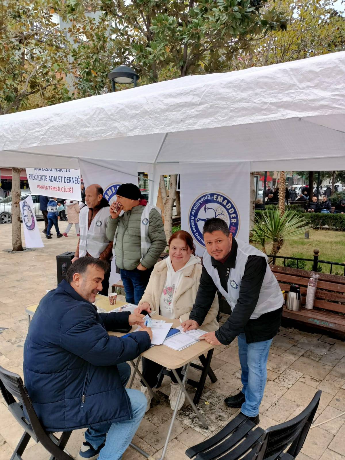 Manisa’da Kademeli Emeklilik İçin Meydanlara İndiler