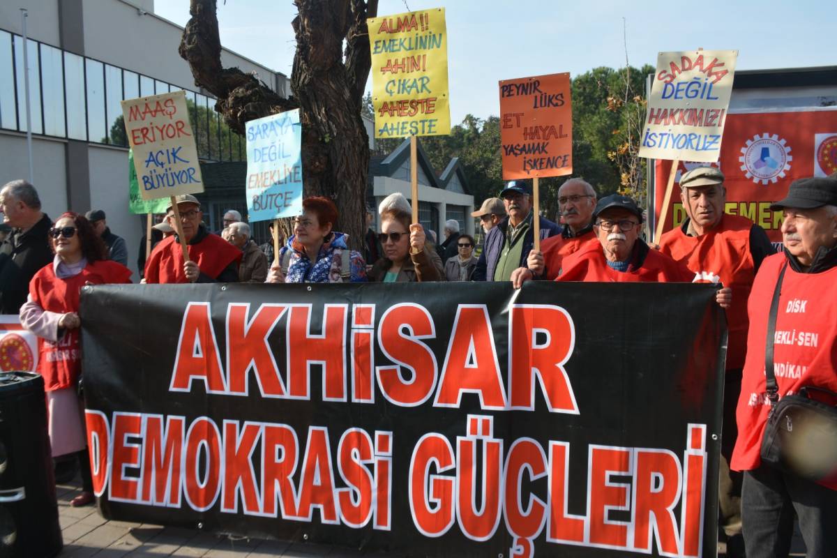 Akhisarlı Emeklilerden Sefalet Ücretine Sert Tepki