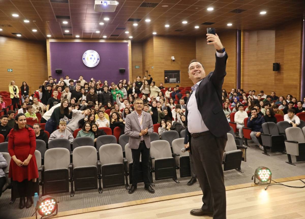 Manisa’da üniversite eğitim desteği 10 Aralık’ta