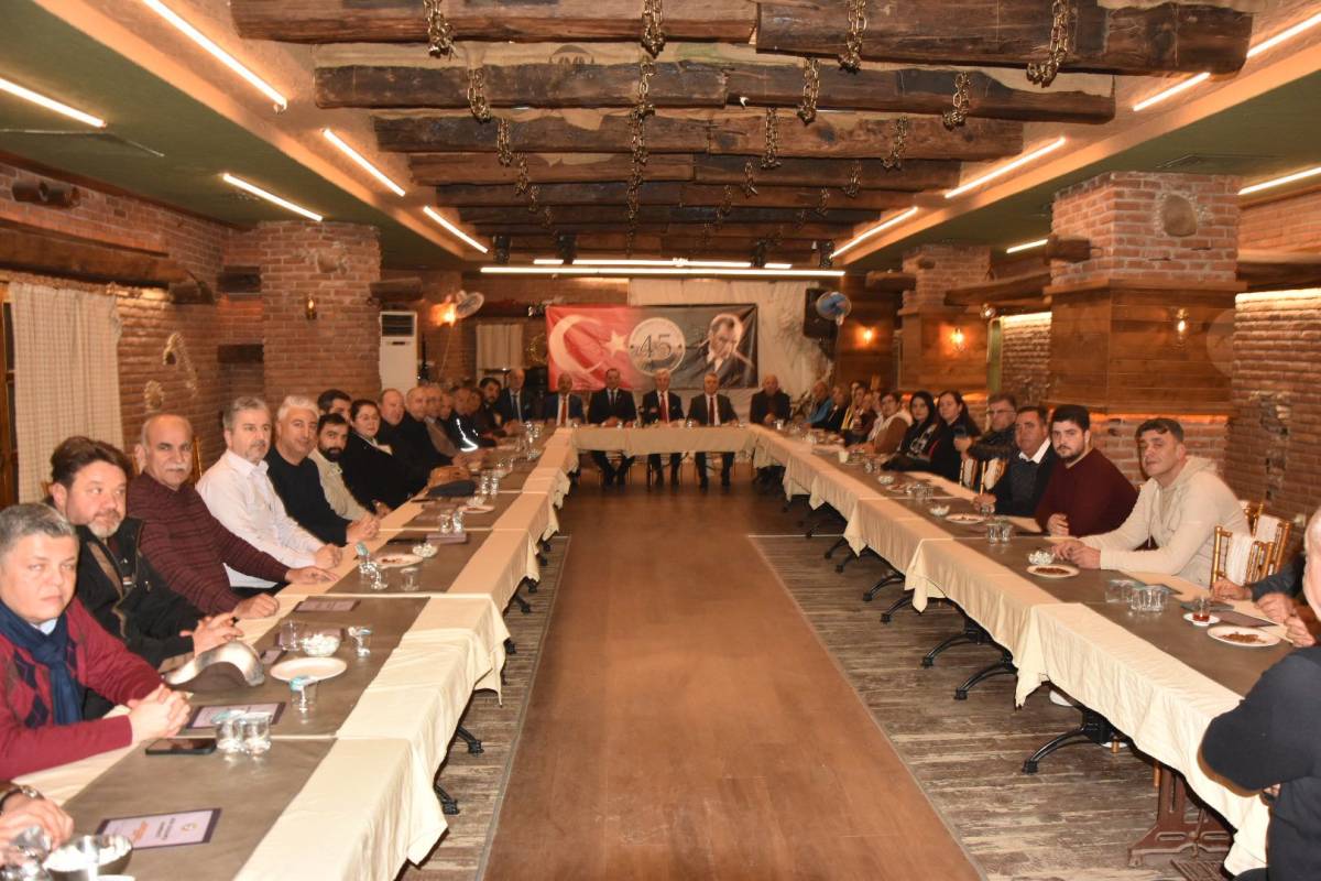 Manisa Dostlar Meclisinde Demokrasi ve Hür Düşünce Vurgusu