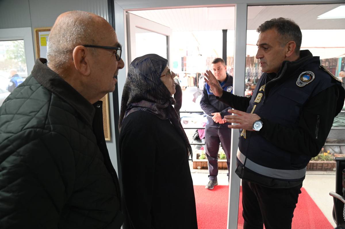 Manisa'da Pazar Yerine 'Hoş Geldin Masası' Kuruldu