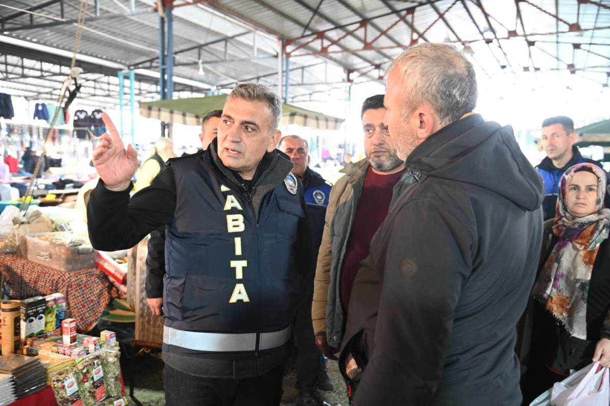 Manisa'da Pazar Yerine 'Hoş Geldin Masası' Kuruldu