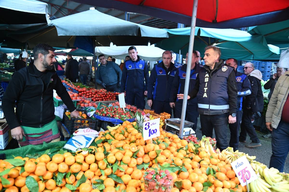 Manisa'da Pazar Yerine 'Hoş Geldin Masası' Kuruldu