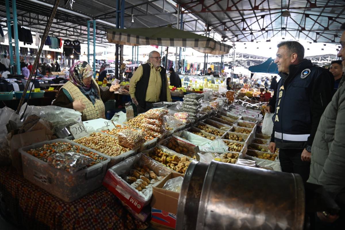 Manisa'da Pazar Yerine 'Hoş Geldin Masası' Kuruldu