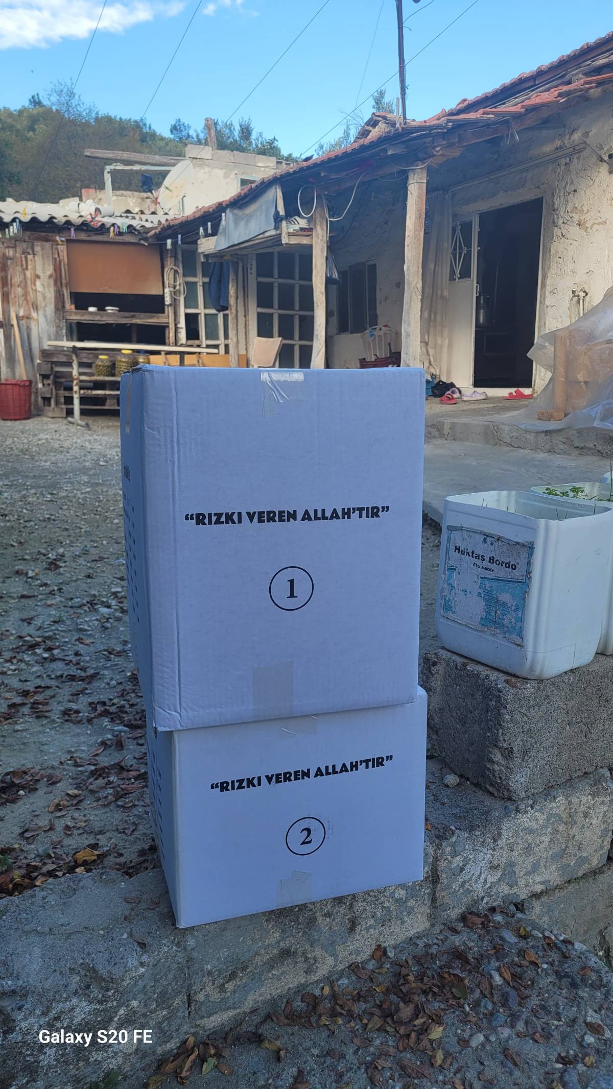 Kızılay Akhisar’dan 90 ihtiyaç sahibi haneye gıda kolisi