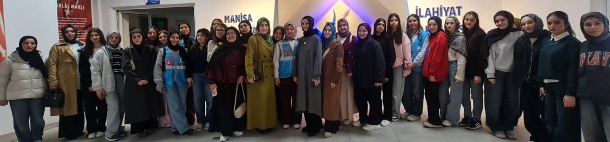 Akhisar Diyanet Gençlik Manisa’da kültür gezisine çıktı