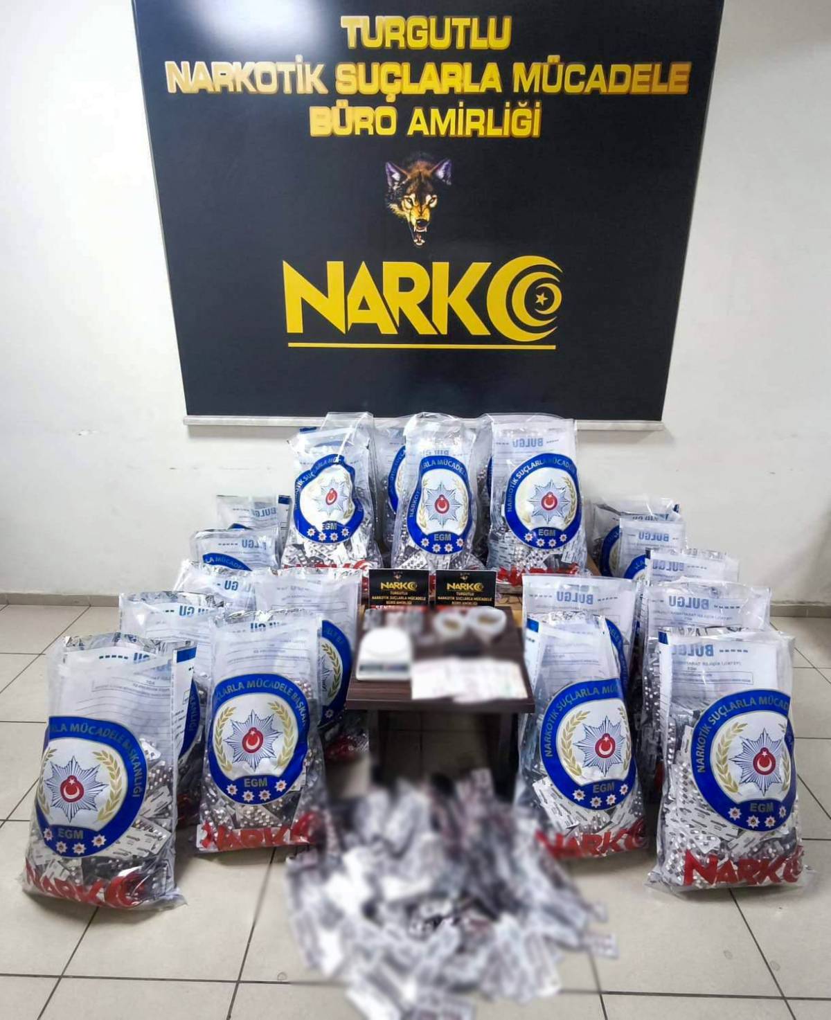 Turgutlu’da 83 bin sentetik ecza ele geçirildi