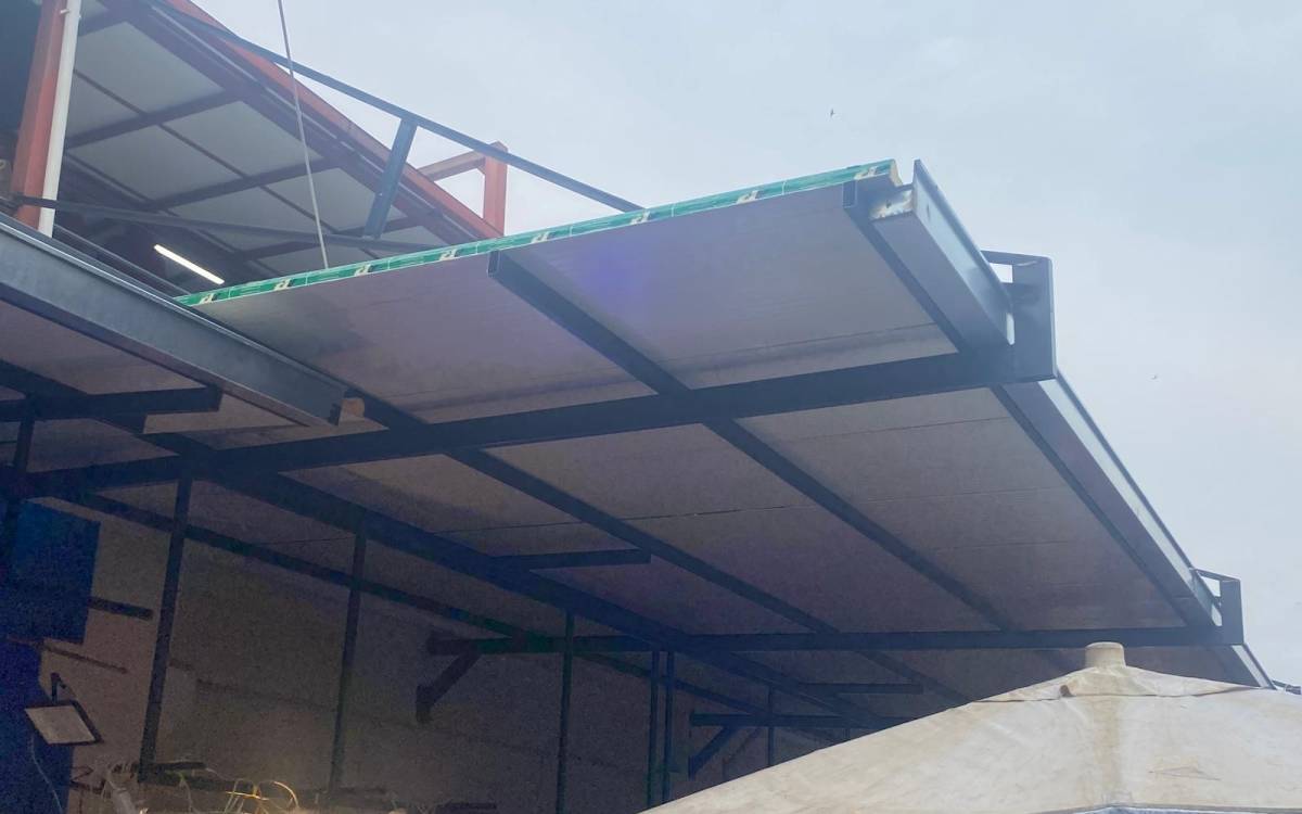 Turgutlu’da Çaresiz Kalan Esnaf Kendi Çatısını Kurdu